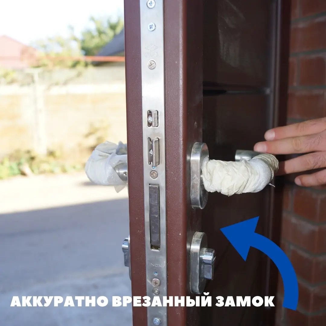 Распашные ворота с заполнением сэндвич-панелями — вариант 6